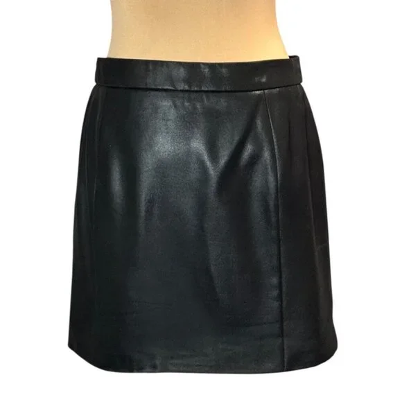 Gucci Black Mini Skirt SZ 6 Black Silk Blend Zipper Contemporary Designer